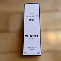 CHANEL シャネル　N°19 香水 100ml 新品　未使用　オードトワレのサムネイル