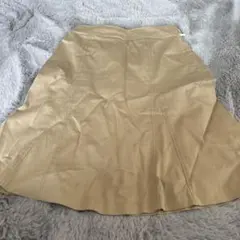 組曲　ベージュ　膝丈スカート