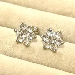 ☆7石☆ジルコニア・スタッドピアス　シルバー　∗両耳用∗