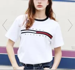 ユニセックス　トミーヒルフィガー　ロゴTシャツ