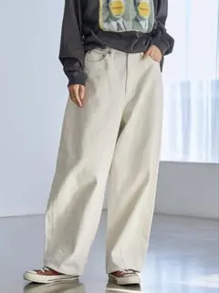 【coen】カーブデニムパンツ(オフホワイト)