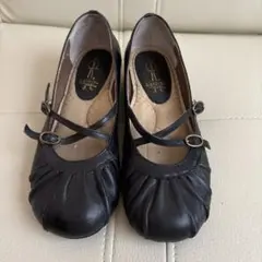 あしながおじさんストラップ付き黒パンプスのサムネイル