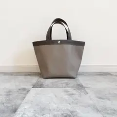 ハンドメイド 舟形トートM茶ベージュダークグレー裏地ベージュボタンシルバー