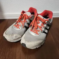 アディダス　ランニングシューズ