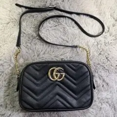 チェーンショルダーバッグ ブラック キルティングデザイン