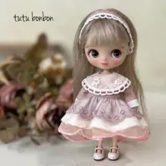 プチブライスアウトフィット〜刺繍が素敵なピンクのワンピース〜