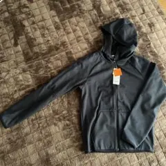 新品　UNIQLO フード付きパーカー Sサイズ