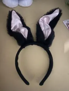 【値下げ！】ウサギ耳カチューシャ 黒とピンク
