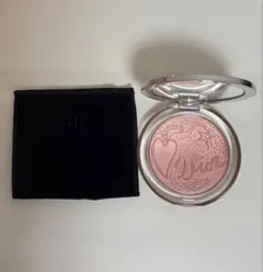 Dior ディオールスキン ミネラル ヌード ルミナイザー