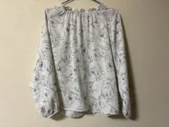 NATURAL BEAUTY 花柄長袖ブラウス Mサイズのサムネイル