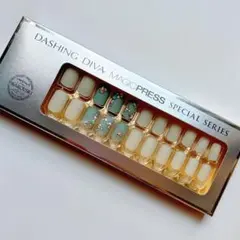 DASHING DIVA MAGIC PRESS ネイルチップのサムネイル