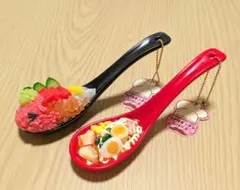 美品　リアルキッチン ラーメン 海鮮丼　キーホルダー　食品サンプル　ミニチュア
