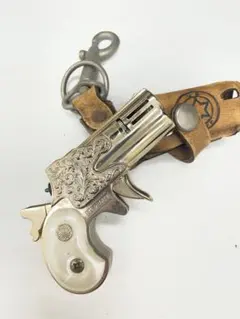 ロボトミーコーポレーション 魔弾の射手 E.G.O キーホルダー lobotomy corporation 魔弾の射手 E.G.O キーホルダー - メルカリ