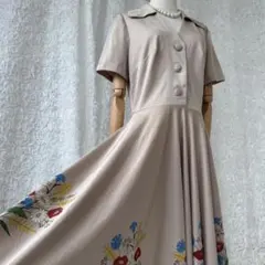 フラワーペイント　フレアシルエット　レトロワンピース　ベージュ　M相当
