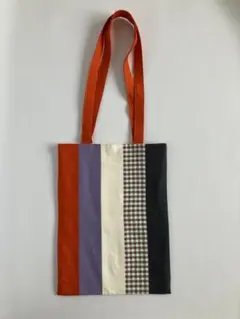 ハンドメイド パッチワークトートバッグ A4対応 肩掛けOK 裏地・ポケット付き