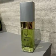 CHANEL Eau de Toilette N°19 100ml／香水