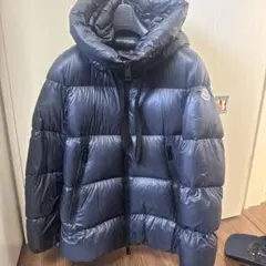 お値下げ本物　美品　近年モデル　MONCLER ネイビー ダウンジャケット　美品