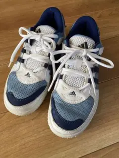 21cm adidasスニーカー