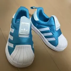 adidas originalsベビーシューズ 青