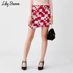 値下げ中！Lily Brown 幾何学模様　ミニスカート