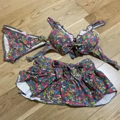 花柄セパレート水着・ビキニ（スカート付き）のサムネイル