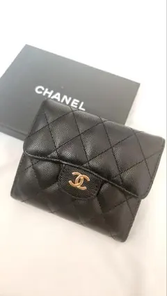CHANEL　ノベルティ　三つ折り財布　キャビアスキン