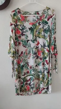 H&M ボタニカル柄 半袖ブラウス EUR38のサムネイル