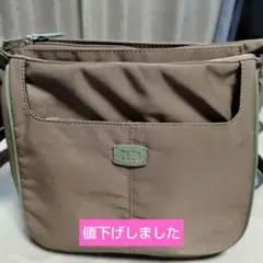 ZAZAショルダーバック【ナイロン斜め掛け多収納・軽量】
