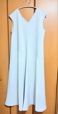 ロングワンピース ノースリーブ Vネック
