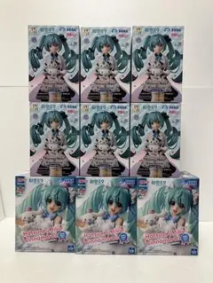 初音ミク　シナモロール　フィギュア　9体セット
