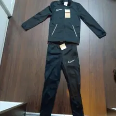 NIKEジャージ上下１３０cm