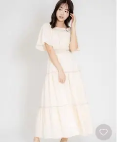 【最終値下げ】ノエラ　オフショルダーワンピース　ベージュ　凹凸感　軽い