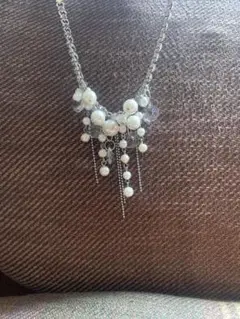パール・クリスタルフリンジネックレス