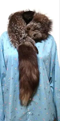 ミンクファー ボリュウム感ありの襟巻 マフラー 未使用に近い かわいい表情です!