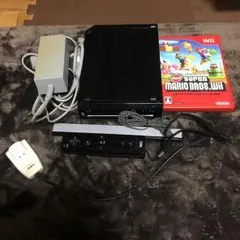 Wii 本体とスーパーマリオブラザーズのセット