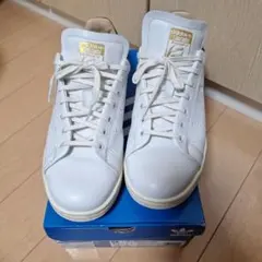 アディダス　スタンスミスLUX