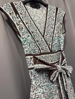 【美品】ビーシービージーマックスアズリア ノースリーブワンピースドレス 2 楽天市場】[ BCBG MaxAzria ] ノースリーブ シンプル 高級 ハイ