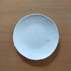 岩田圭介さん ケーキ皿 変わり丸皿（灰緑）/ 岩田圭介 - 櫻茶屋オンラインショップ