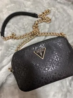GUESS ブラック ショルダーバッグ