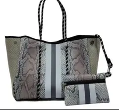 ヘビ柄ストライプトートバッグ 大容量 マザーズバック　エコバッグ　ショルダー