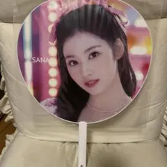 TWICE サナ うちわ MISAMO Masterpiece TWICE サナ うちわ MISAMO Masterpiece - メルカリ