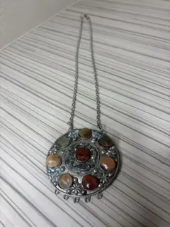 ヴィンテージ★天然石装飾の円形ペンダントネックレス