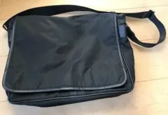 PRADA メッセンジャーバッグ