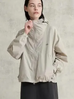未使用品DANTON　ナイロンフードジャケット グレージュ