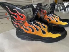 adidas JS SHARK FLAME ジェレミースコット シャークのサムネイル