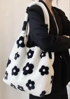 ショルダートートバック　花柄　フワモコ