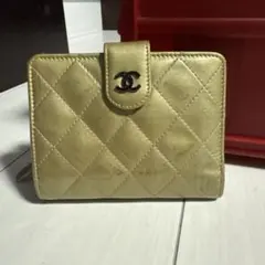 正規品・ゴールド　シャネルマトラッセニつ折り財布 エナメルココ マーク　べージュのサムネイル