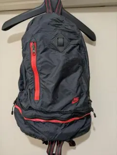 Nike 軽量バックリュック パック 黒/赤
