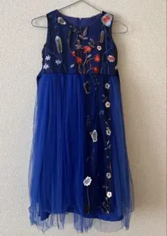 刺繍ドレス