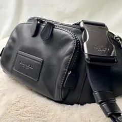 コーチ　COACH ボディバッグ　ウェストバッグ　オールレザー　黒　金具
